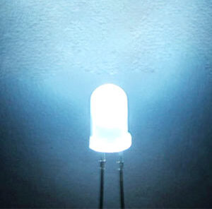 5mm White Round Diffused LEDs, 120 wide Angle. (Pack of 100)